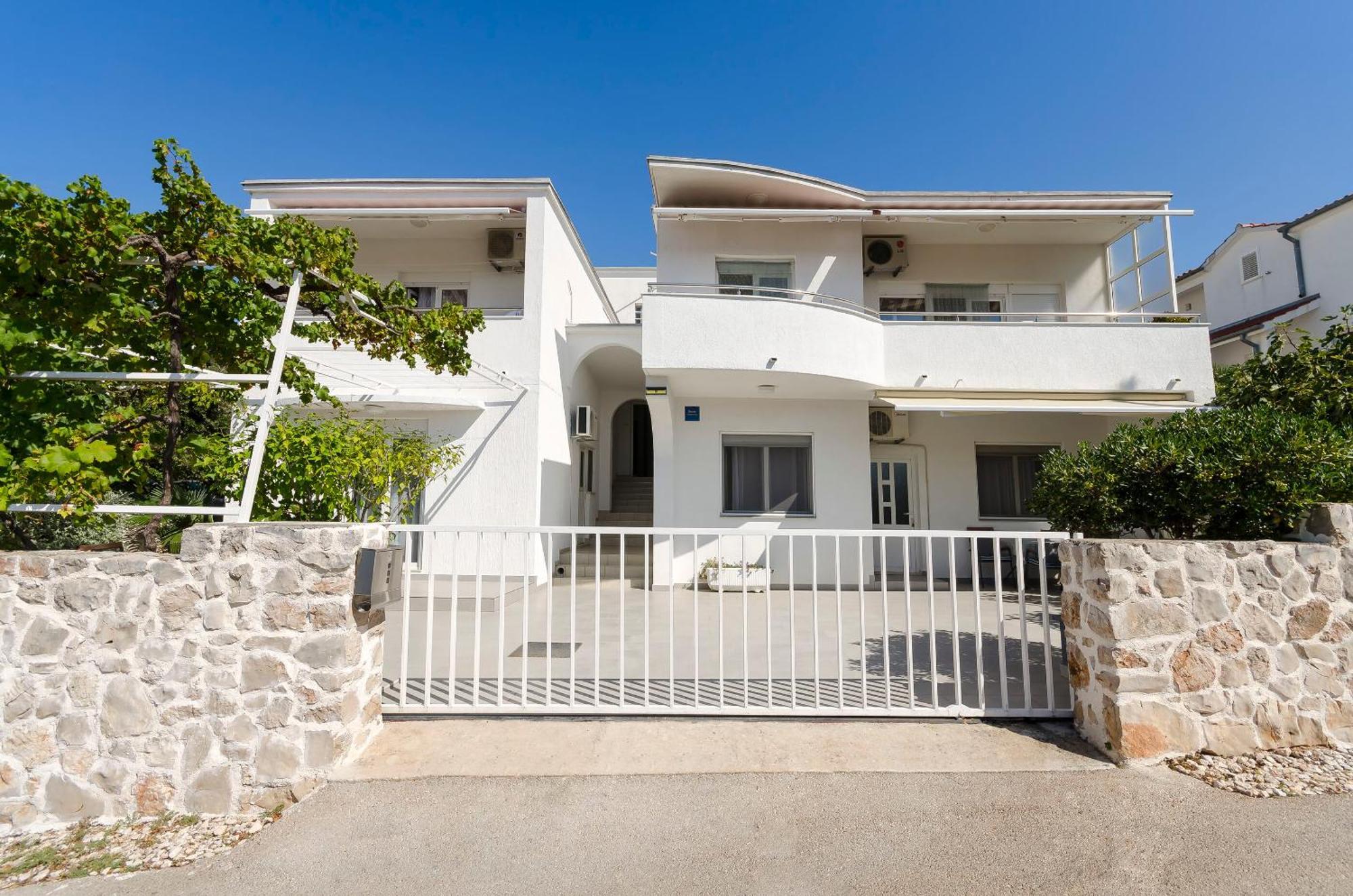 Apartments Danica Tisno Luaran gambar